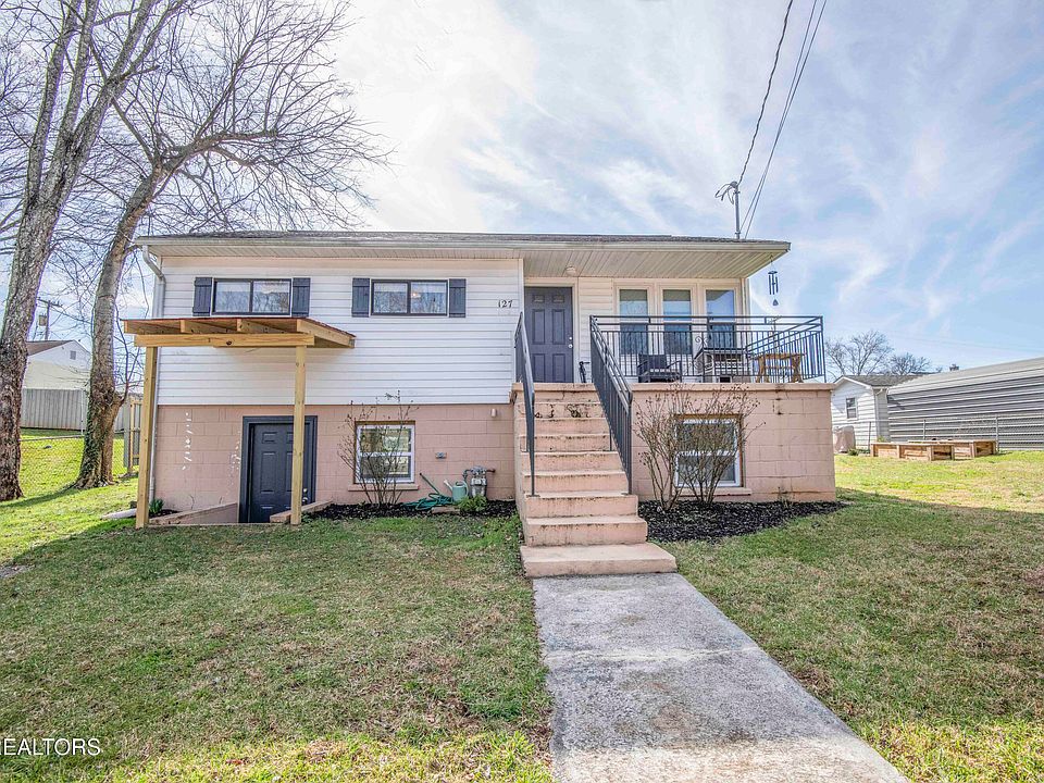 1st image of 127 Wellington Cir