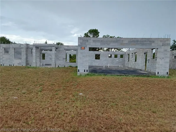 641 Corsica Ave NE #11, Lake Placid, FL 33852