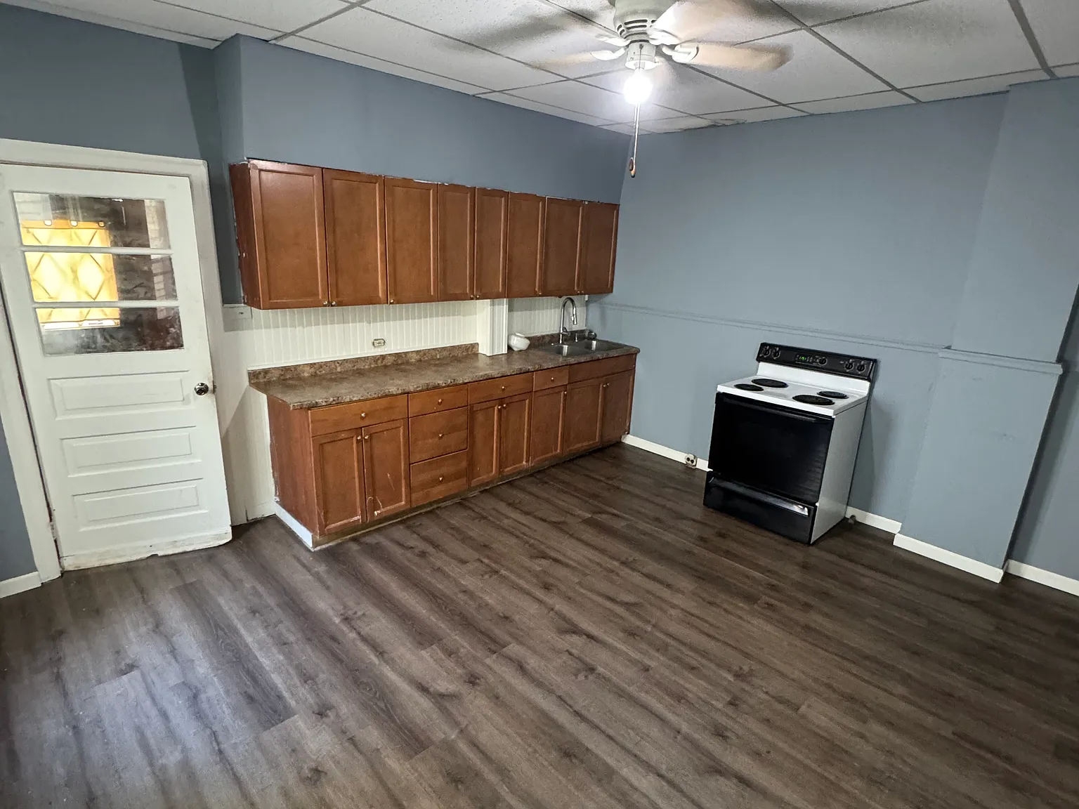 3 bed, 2544 sqft, $1,625 — Photo 2