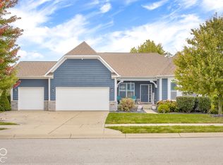 6106 Pelican Ln, Columbus, IN 47201