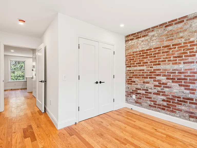 307 S 4th St #3 — Photo 8