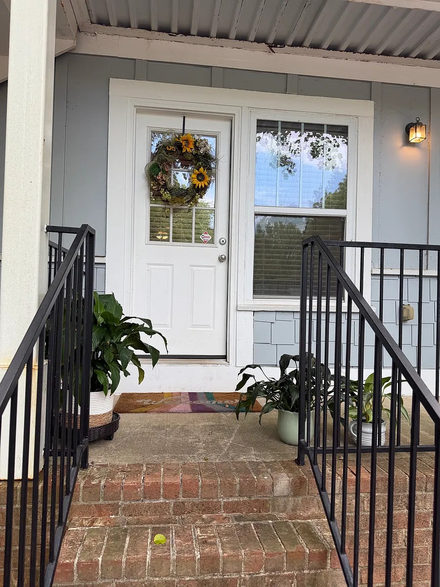 Building Photo - 490 Barnett Shoals Rd #125