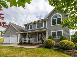 29 Barn Hill Ln, Newington, CT 06111