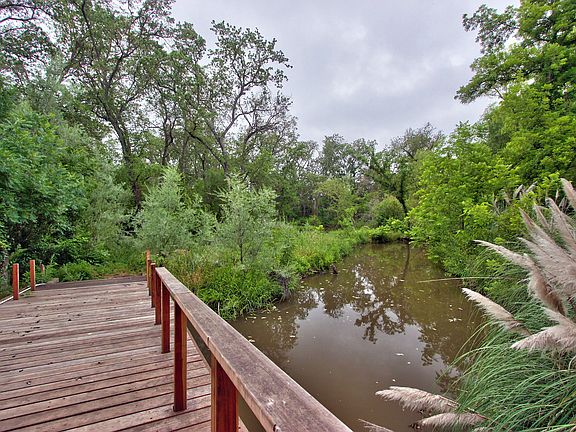 5th image of 8838 Creek Oaks Ln