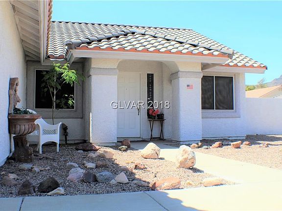 LOCATED IN THE HEART OF HENDERSON!