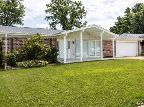 6522 Thornhurst Ct, Saint Louis, MO 63129