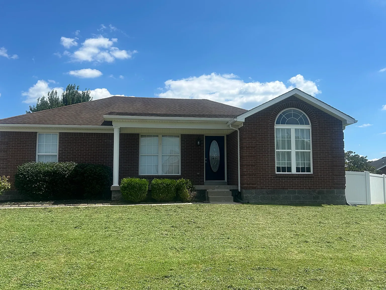 3 bed, 1350 sqft, $2,050 — Photo 1