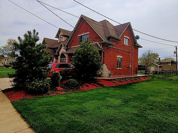 2nd image of 8436 New England Ave