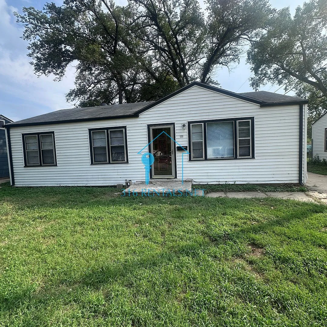 $1200- 3 bed 1 bath - Single Family Home — Photo 1
