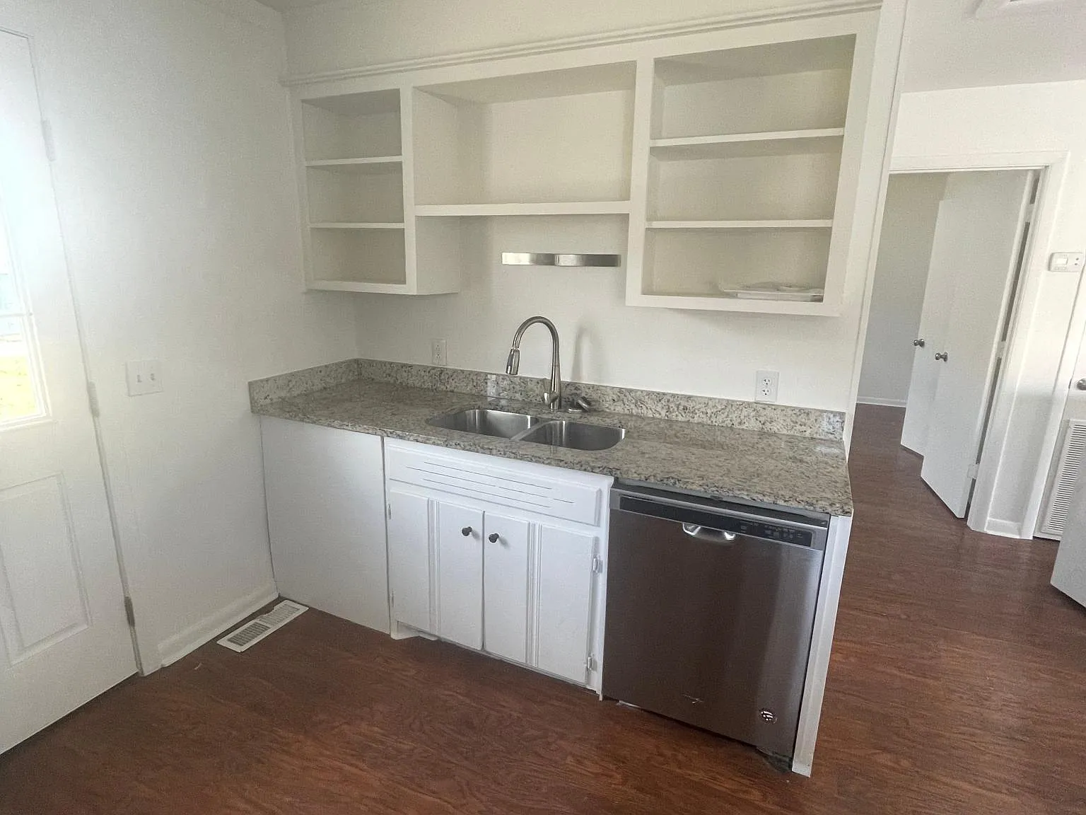 3633 Redmon St — Photo 3