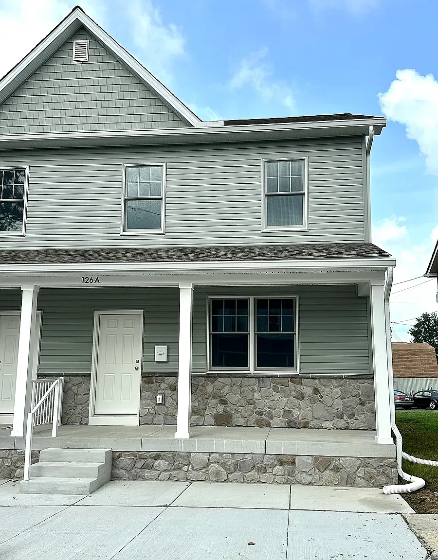 3 bed, 2.5 bath, $2,700 — Photo 1