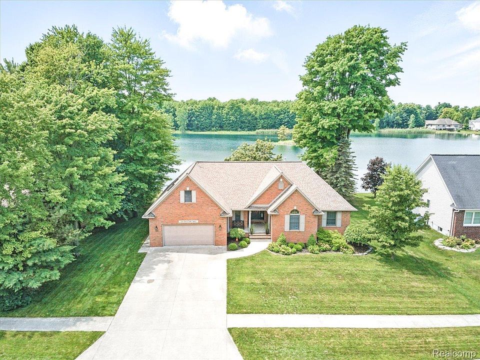 1st image of 2753 E Lake Dr
