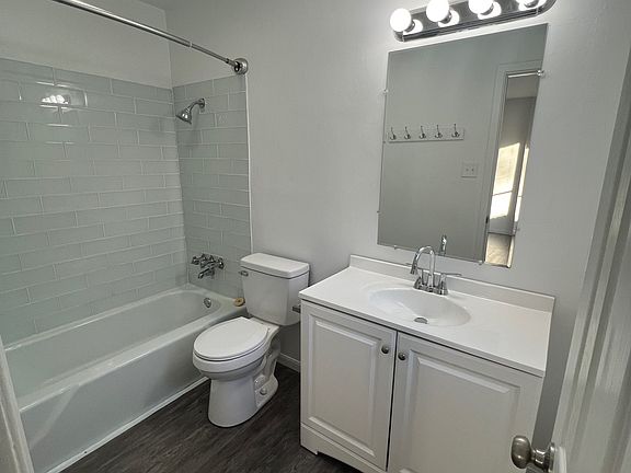 5th image of 3620 Elizabeth St #10