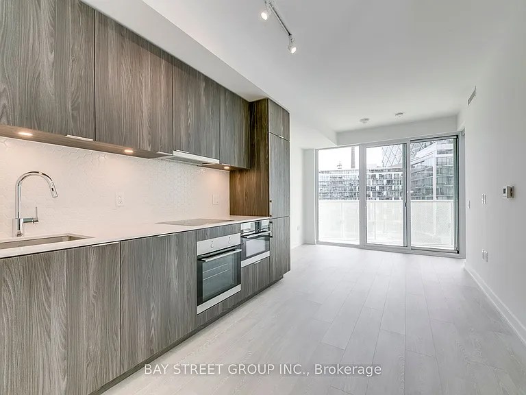 15 Queens Quay E #624 — Photo 9