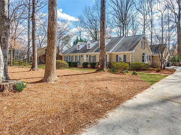 2nd image of 3005 Redford Dr