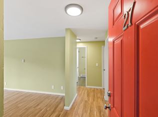 320 SW 160th St #17, Seattle, WA 98166