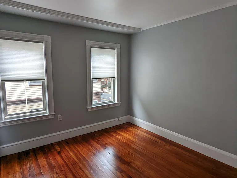 310 Faneuil St — Photo 10
