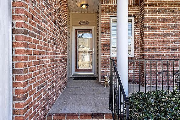 3rd image of 6227 Laramie Cir
