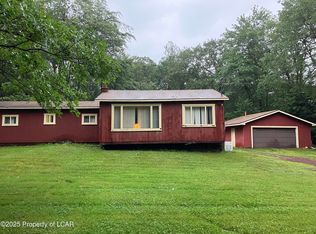 1303 Meadow Run Rd, Wilkes Barre, PA 18702