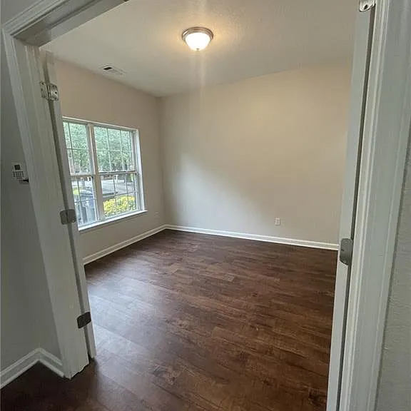 387 Brookview Dr — Photo 2