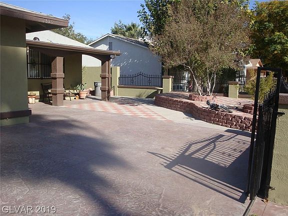 2nd image of 2925 Theresa Ave