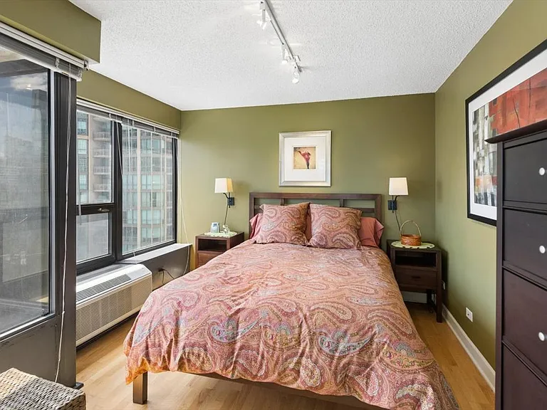 30 E Huron St #2402 — Photo 10