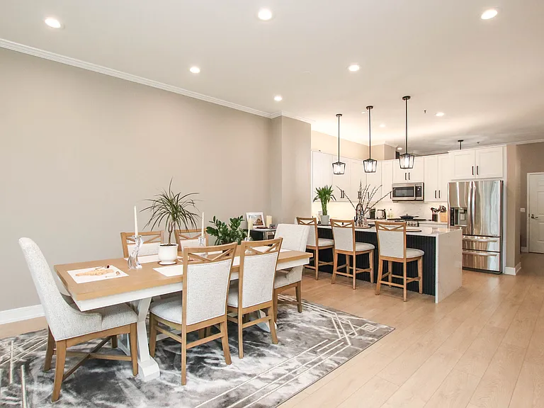 340 W Superior St #1604 — Photo 3