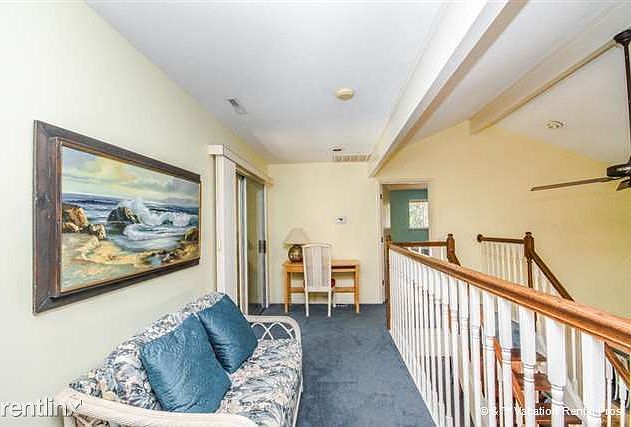 Upstairs Hall area