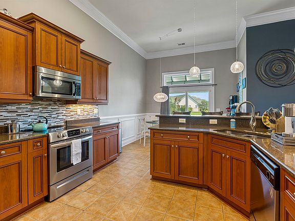 5th image of 906 Anson Ct.