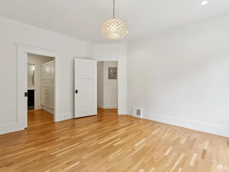 2741 Union St — Photo 30