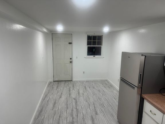 3rd image of 754 Bradford St APT 1