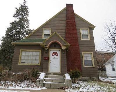 2nd image of 315 Sandalwood Dr