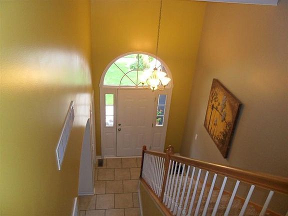 3rd image of 19 Browning Ln