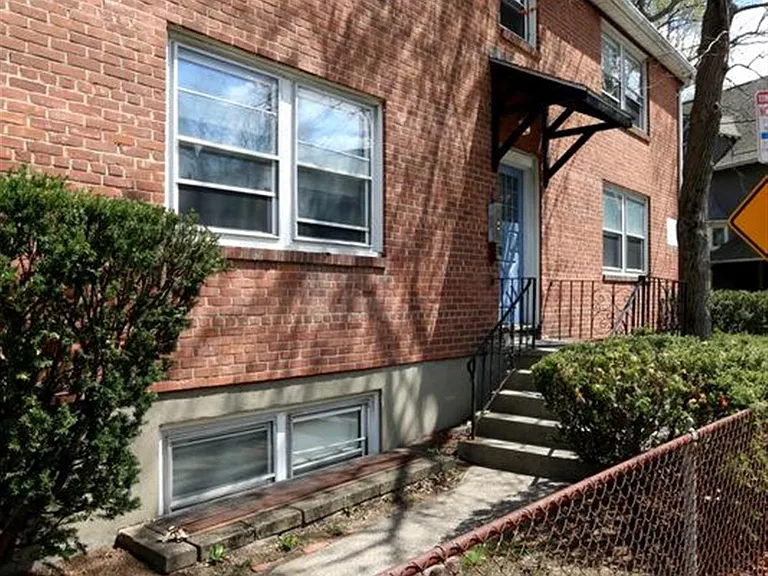 48 Kirkland St #2 — Photo 10