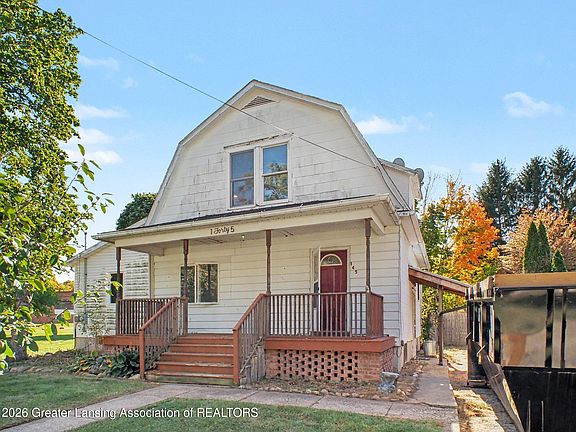 3rd image of 145 W Oak St