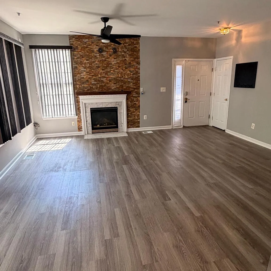 2 bed, 2.0 bath, 1270 sqft, $2,600 — Photo 1