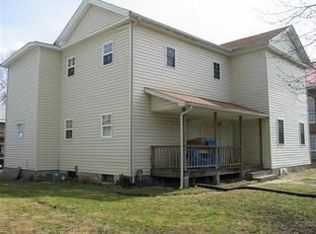 302 Main St, Belpre, OH 45714