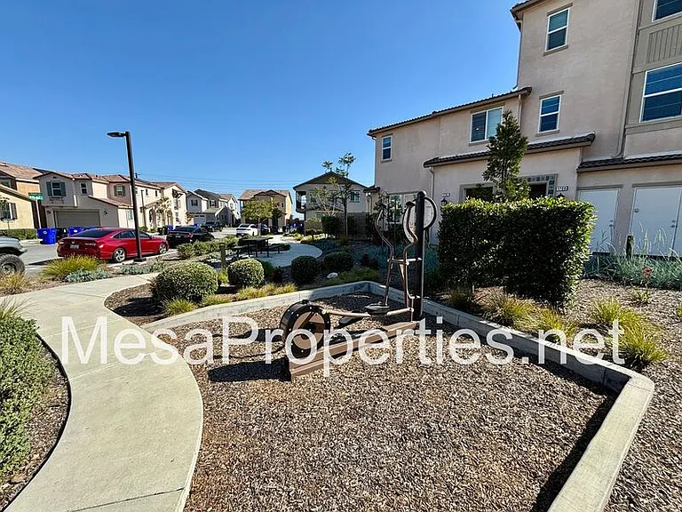 1702 Almond Tree Pl — Photo 2