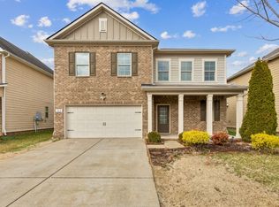 945 Manson Crossing Dr, Murfreesboro, TN 37128