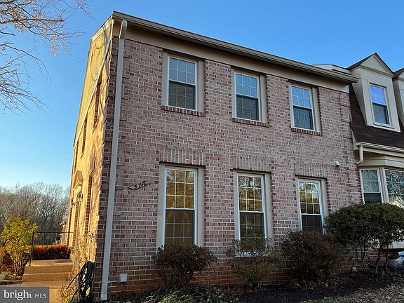 3rd image of 5712 Crownleigh Ct