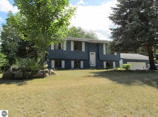 7425 Sullivan Rd, Grawn, MI 49637