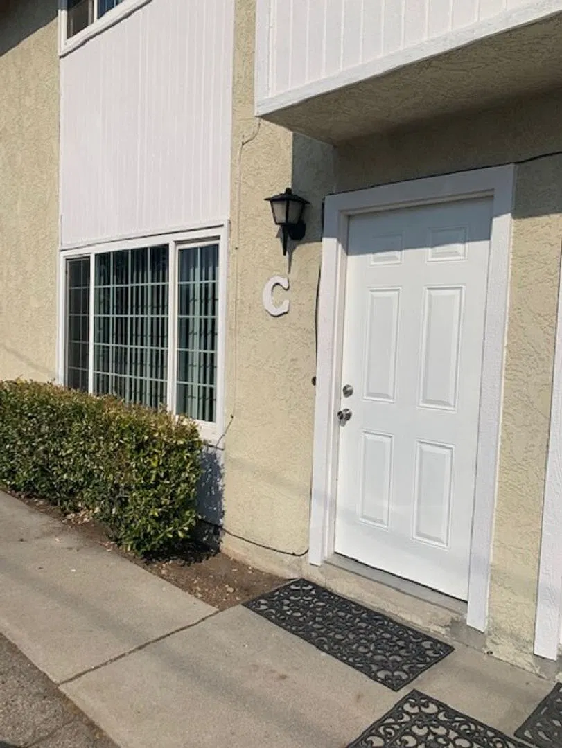 2 Bedroom Apartment — Photo 1