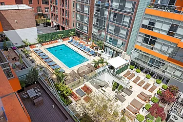 Rented by R New York