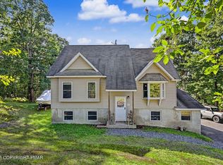 476 Bernadine Dr, Stroudsburg, PA 18360