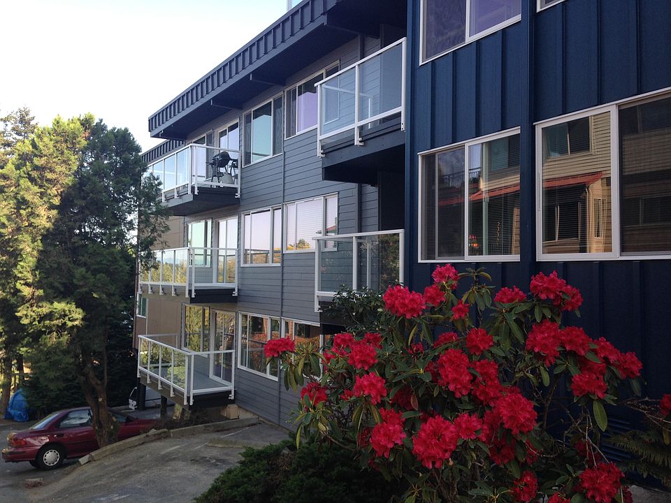 1st image of 3825 NE 155th Pl APT 203