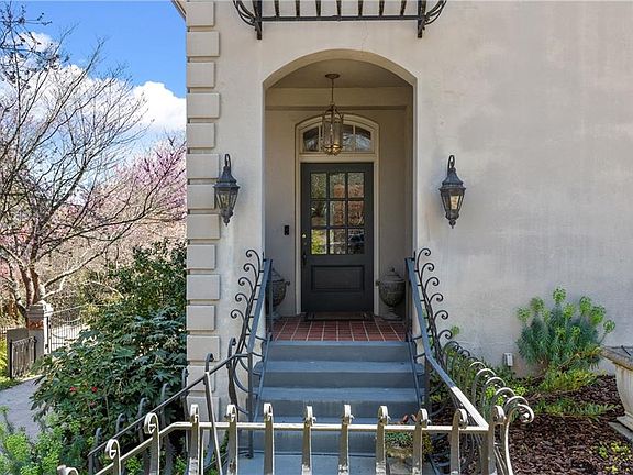 4th image of 1209 Springdale Rd NE