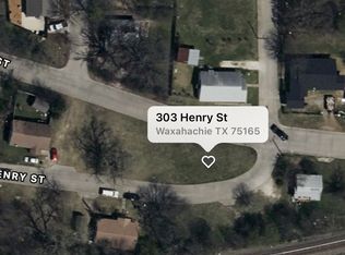 303 Henry St, Waxahachie, TX 75165