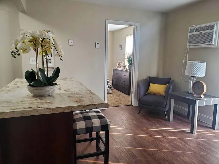 Princeton Square Apartments — Photo 7