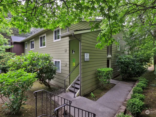 12618 100th Lane NE #J-249, Kirkland, WA 98034