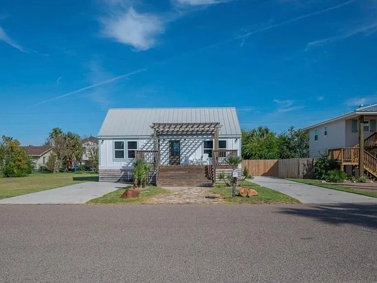 7 Lauderdale Dr — Photo 2